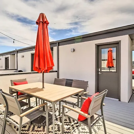 Upscale Denver Townhome With City Skyline Views